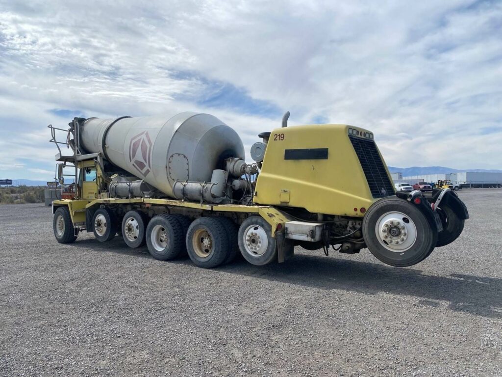 2006 Oshkosh S2146 Mixer / Ready Mix / Concrete Truck – Cummins, 6 Speed Automatic