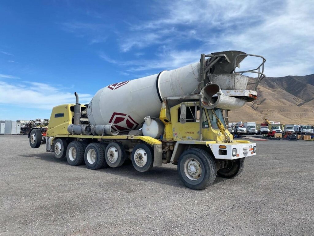 2006 Oshkosh S2146 Mixer / Ready Mix / Concrete Truck – Cummins, 6 Speed Automatic