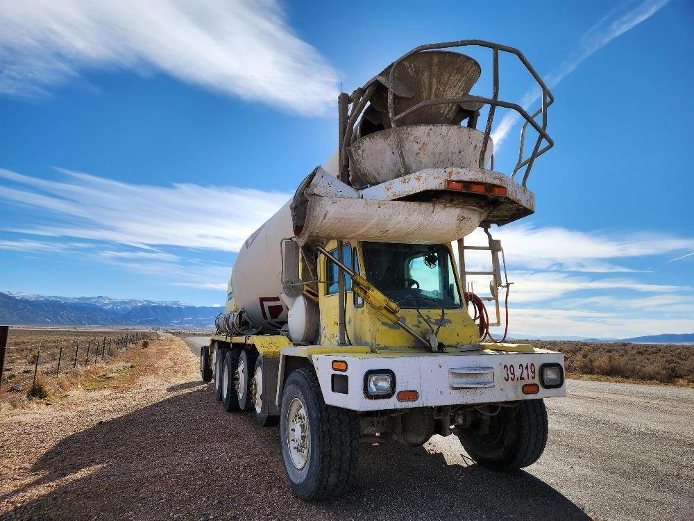 2006 Oshkosh S2146 Mixer / Ready Mix / Concrete Truck – Cummins, 6 Speed Automatic