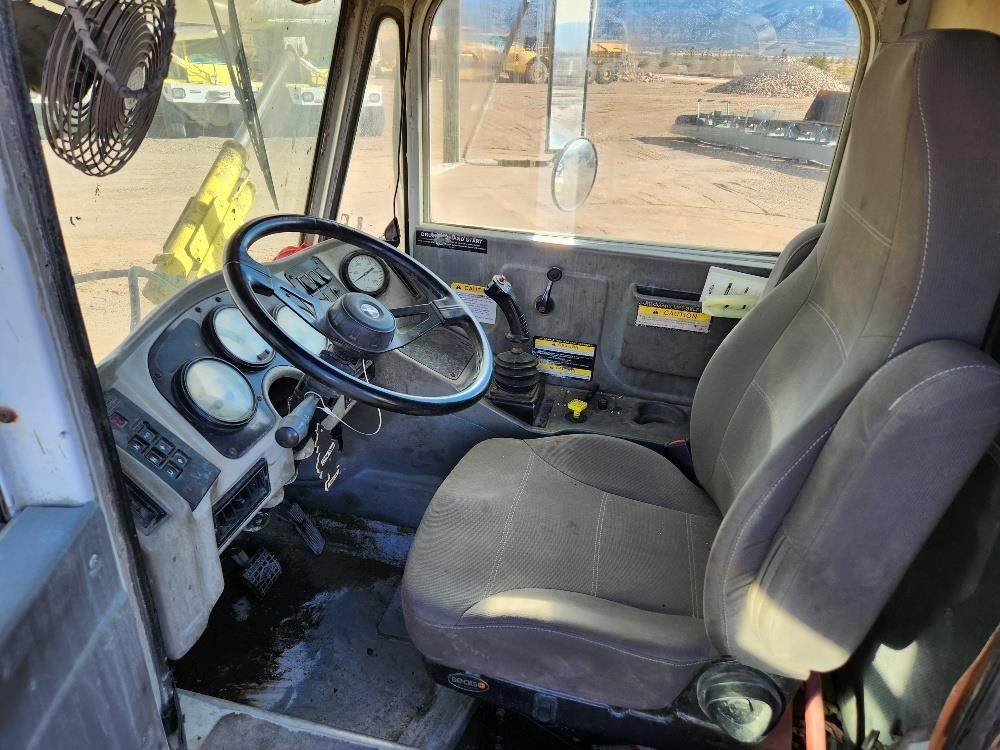 2006 Oshkosh S2146 Mixer / Ready Mix / Concrete Truck – Cummins, 6 Speed Automatic