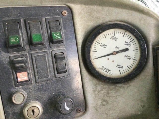 2006 Oshkosh S2146 Mixer / Ready Mix / Concrete Truck – Cummins, 6 Speed Automatic