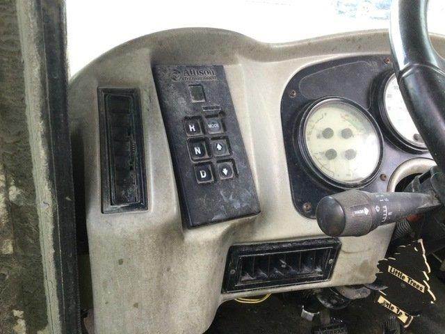 2006 Oshkosh S2146 Mixer / Ready Mix / Concrete Truck – Cummins, 6 Speed Automatic