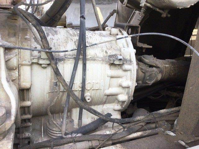 2006 Oshkosh S2146 Mixer / Ready Mix / Concrete Truck – Cummins, 6 Speed Automatic