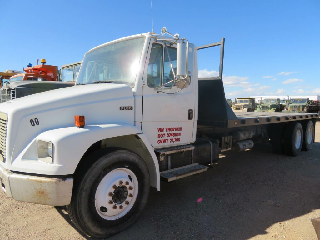 2000 Freightliner FL80 Truck – Flatbed / Platform Body