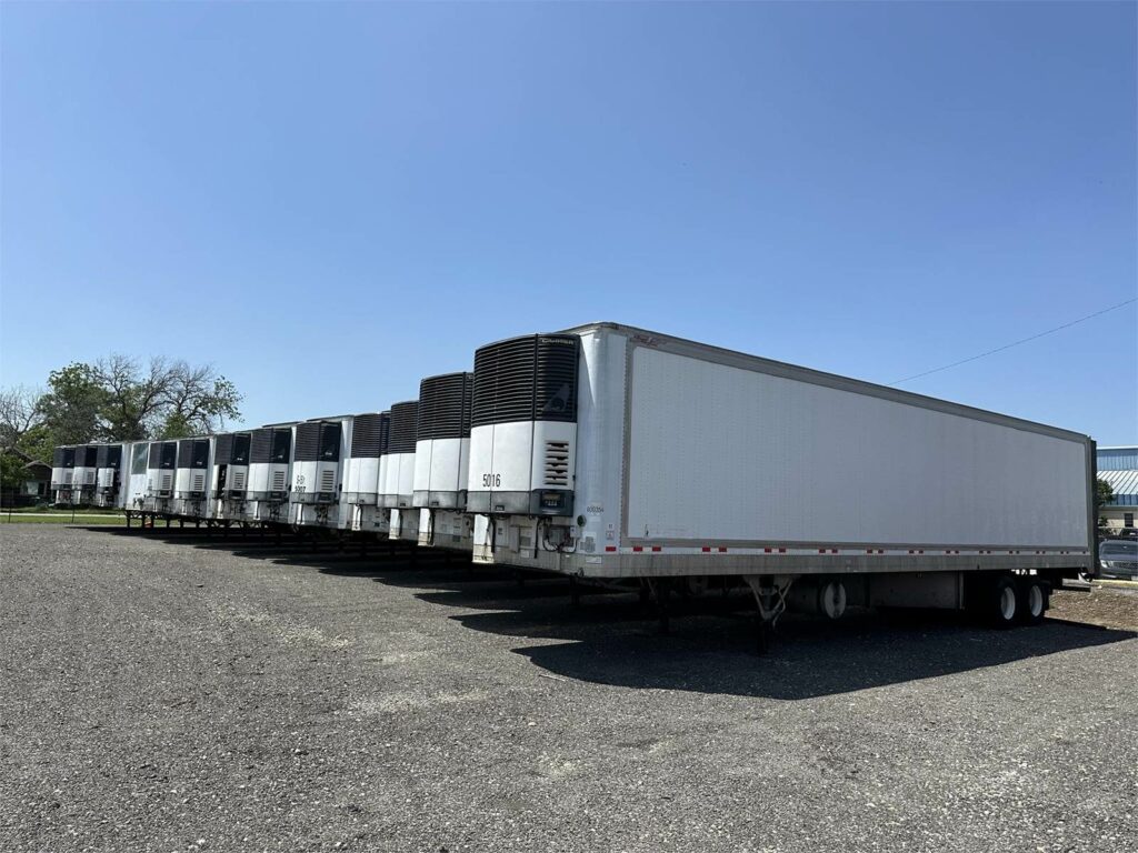 2008 Great Dane 48 ft Reefer Trailer – Roll up Door, Liftgate, Carrier