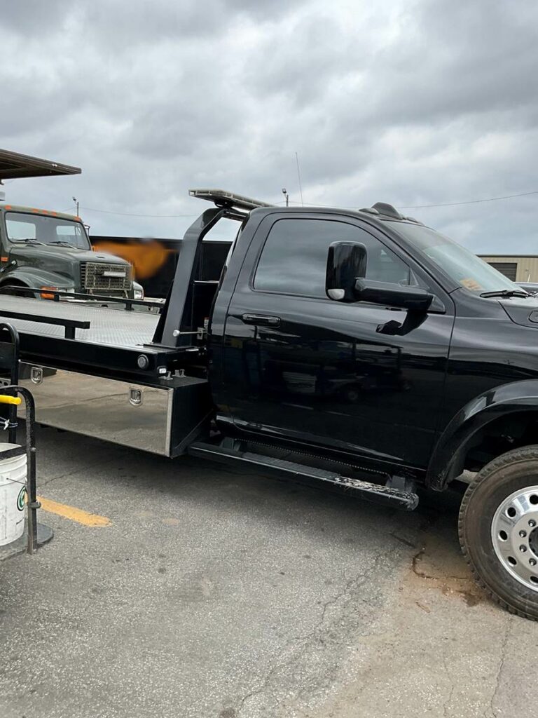 2022 Dodge Ram 5500HD Est. 20′ Rollback Truck