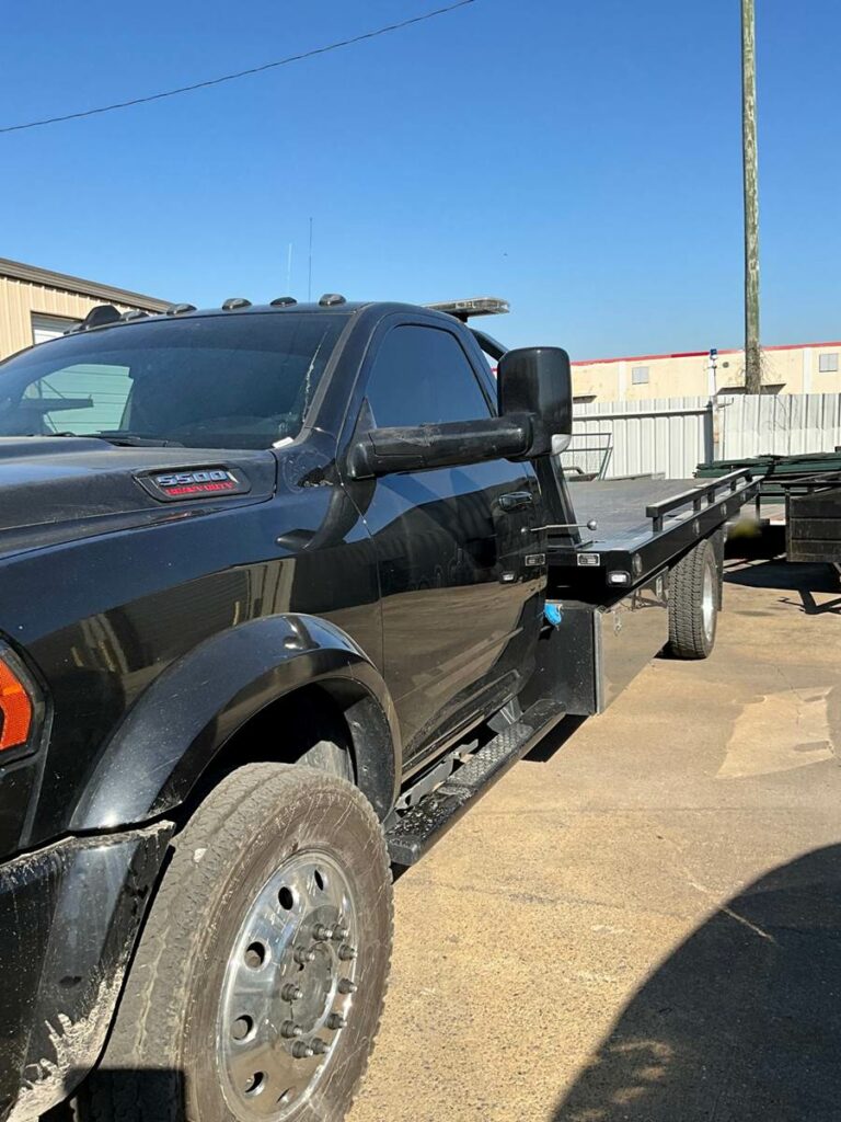 2022 Dodge Ram 5500HD Est. 20′ Rollback Truck