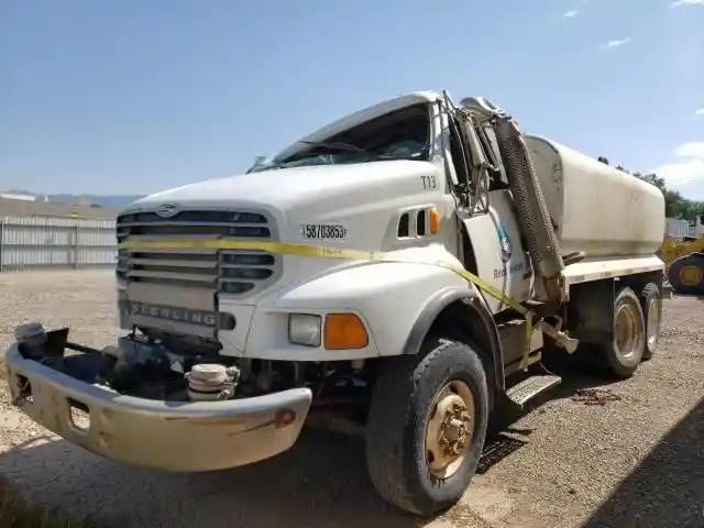 2004 Sterling L9500 Salvage Truck