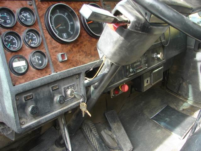 1999 Kenworth T-300 Service Truck