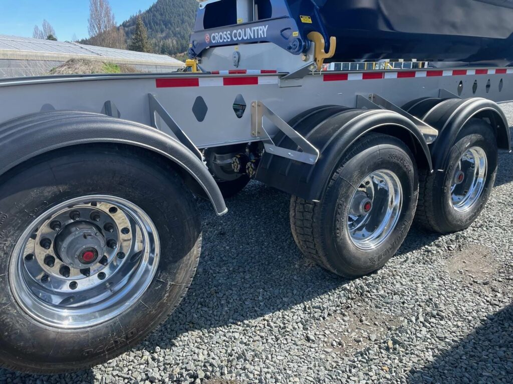 2025 Cross Country 463SDX (TRI-AXLE) Side Dump Trailer