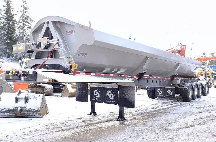 2025 Cross Country 494 SDX (4-AXLE NEXT GEN) Side Dump Trailer