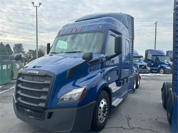 2020 Freightliner Cascadia 116 Sleeper Semi Truck – 60″ Mid Roof, Detroit 410HP, Automatic