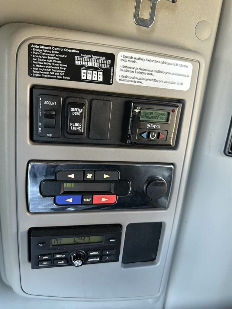 2020 International LT Sleeper Semi Truck – 73″ Raised Roof Sleeper, Cummins 450HP, 12 Speed Endurant Amt