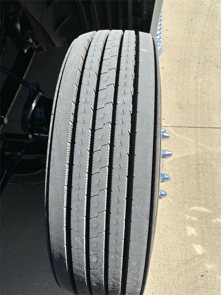 2020 International LT Sleeper Semi Truck – 73″ Raised Roof Sleeper, Cummins 450HP, 12 Speed Endurant Amt