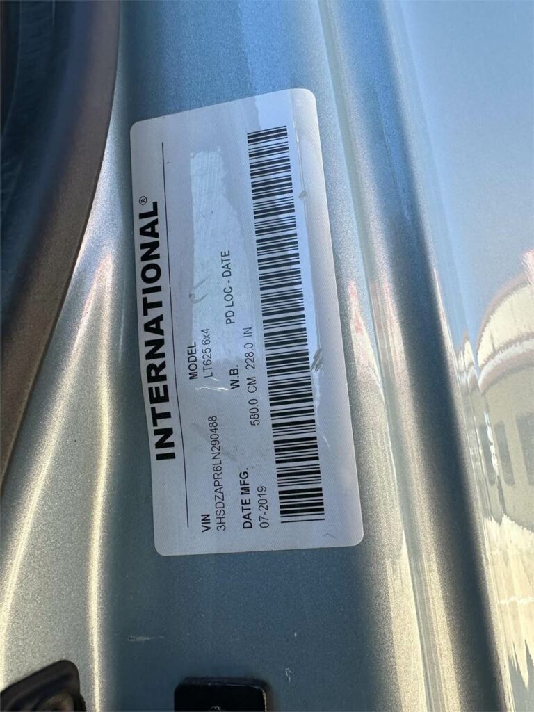 2020 International LT Sleeper Semi Truck – 73″ Raised Roof Sleeper, Cummins 450HP, 12 Speed Endurant Amt