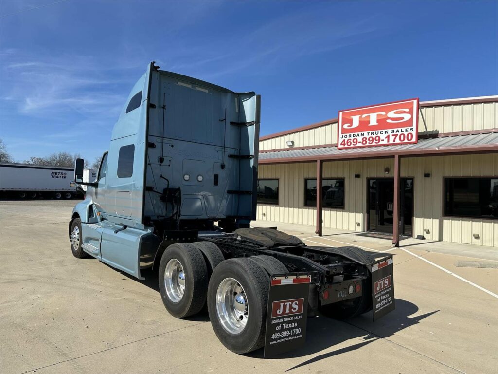 2020 International LT Sleeper Semi Truck – 73″ Raised Roof Sleeper, Cummins 450HP, 12 Speed Endurant Amt