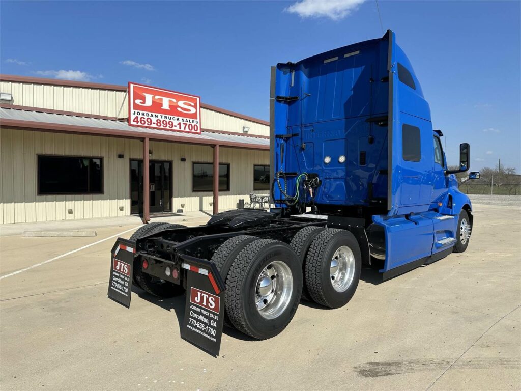 2018 International LT Sleeper Semi Truck – 73″ Raised Roof Sleeper, Cummins 400HP, 12 Speed Endurant Amt