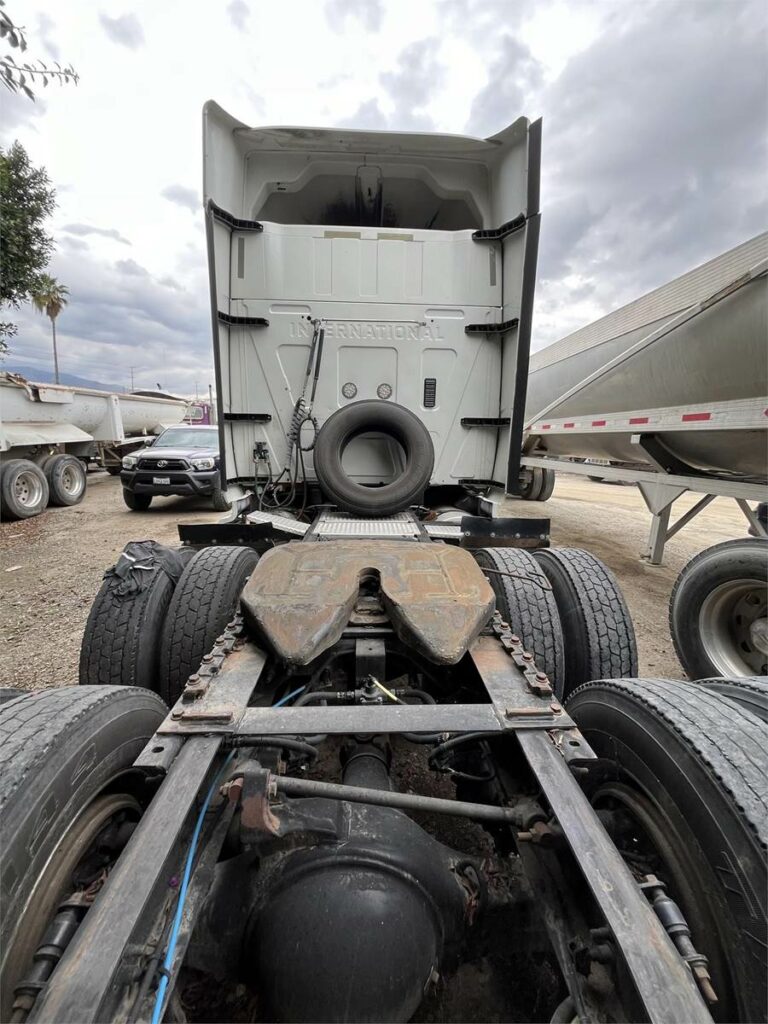 2014 International ProStar Sleeper Semi Truck