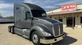 2019 Kenworth T680 Sleeper Semi Truck – 76″ Raised Roof Sleeper, Paccar 485HP, 13 Speed Manual