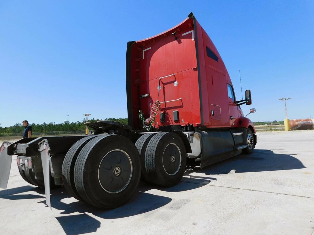 2020 Kenworth T680 Sleeper Semi Truck – Cummins 400HP, 10 Speed Automatic