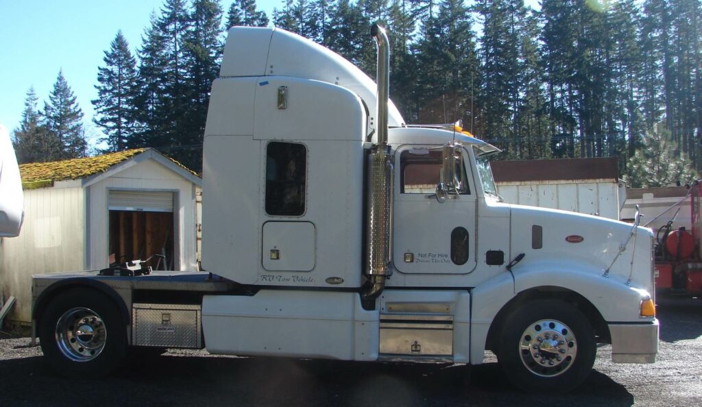 2000 Peterbilt 377 RV Hauler  GVWR of 40,000 LBS