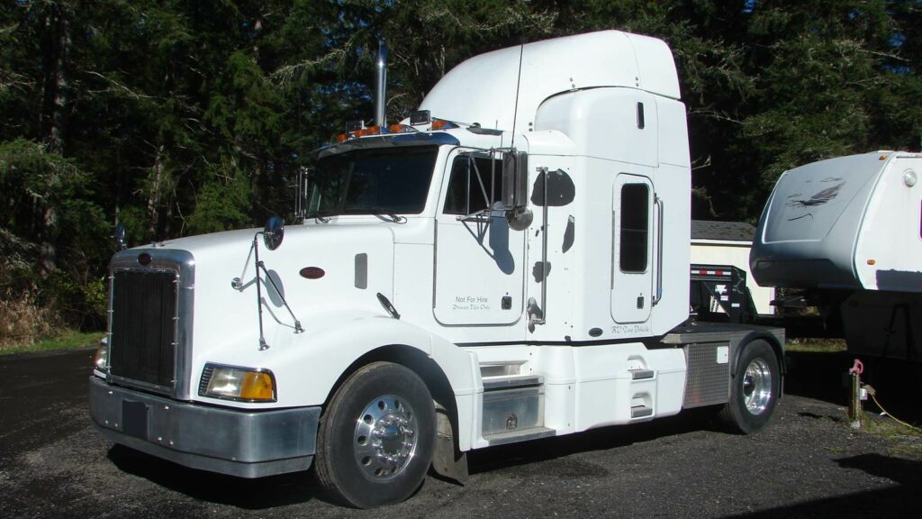 2000 Peterbilt 377 RV Hauler  GVWR of 40,000 LBS