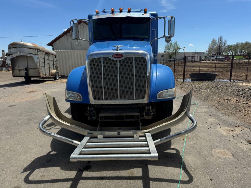 2007 Peterbilt 386 Sleeper Semi Truck