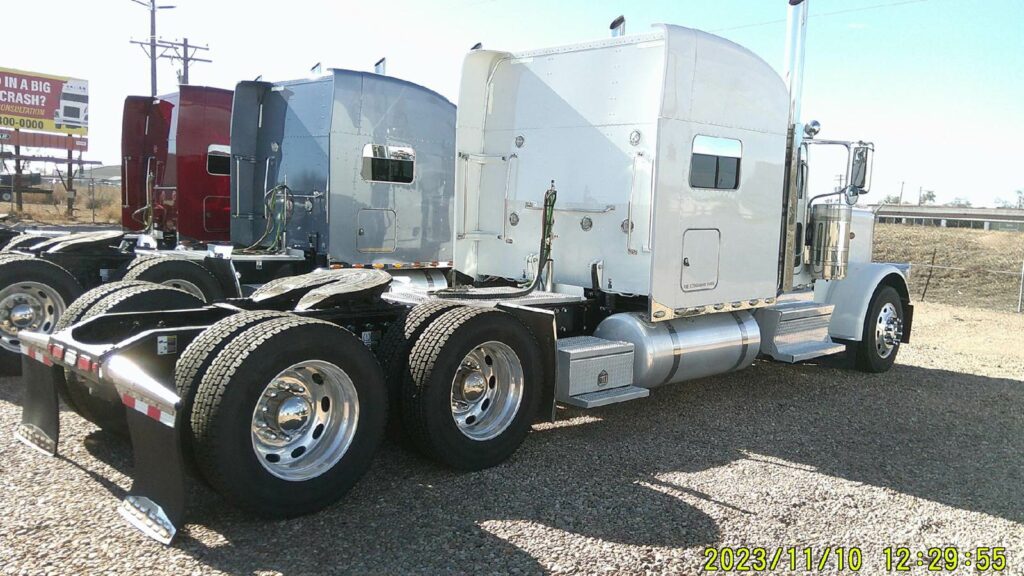 2021 Peterbilt 389EXHD Sleeper Semi Truck