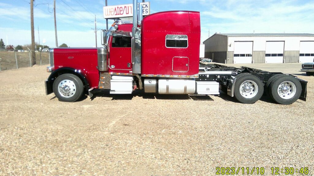 2021 Peterbilt 389EXHD Sleeper Semi Truck