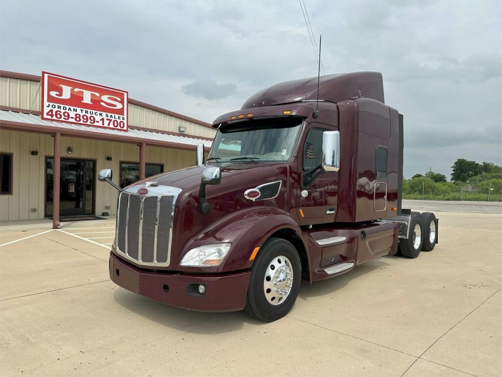 2018 Peterbilt 579 Sleeper Semi Truck – 80″ Raised Roof Sleeper, Paccar 485HP, 13 Speed Manual