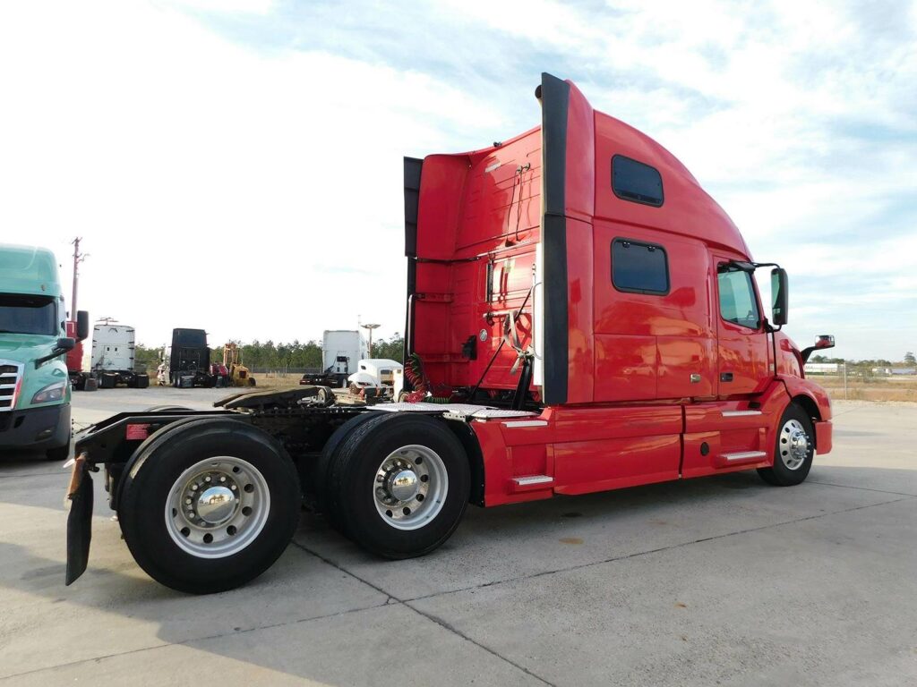 2016 Volvo VNL64T780 Sleeper Semi Truck – D13 425HP, Amt