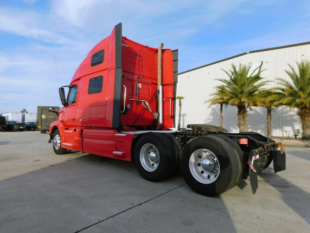 2016 Volvo VNL64T780 Sleeper Semi Truck – D13 425HP, Amt