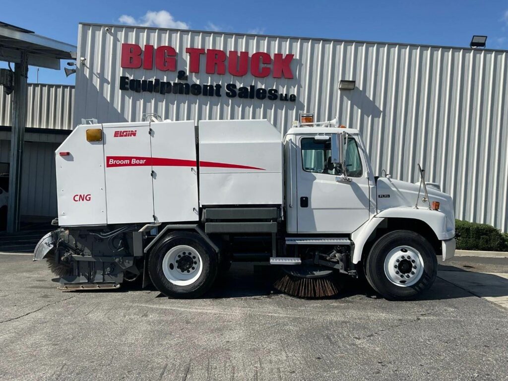 2004 Freightliner FL70 Sweeper Truck – Cummins, 250HP, 5 Speed Automatic