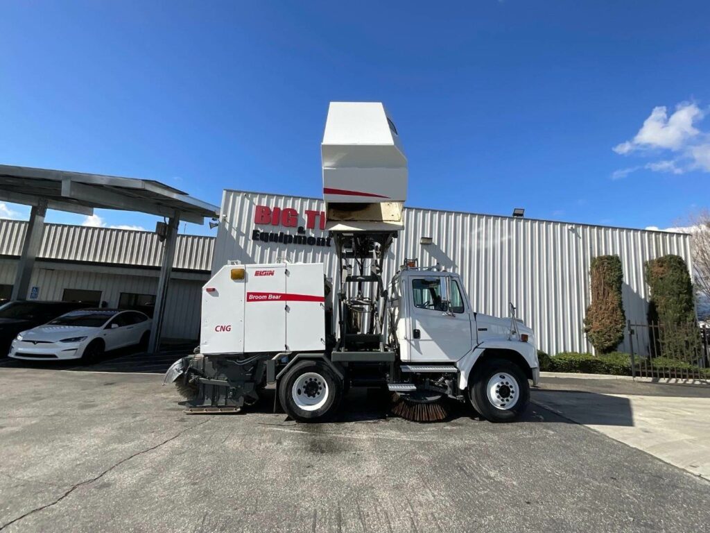 2004 Freightliner FL70 Sweeper Truck – Cummins, 250HP, 5 Speed Automatic