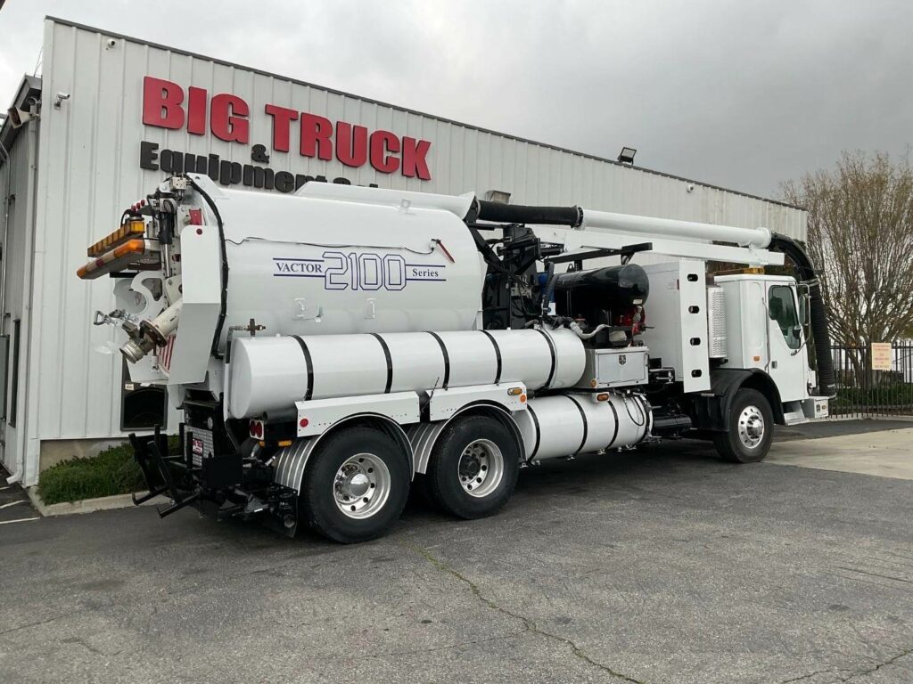 2011 American LaFrance Condor Tandem Axle Vacuum Truck – Cummins, 320HP, Automatic