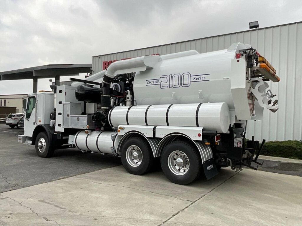 2011 American LaFrance Condor Tandem Axle Vacuum Truck – Cummins, 320HP, Automatic