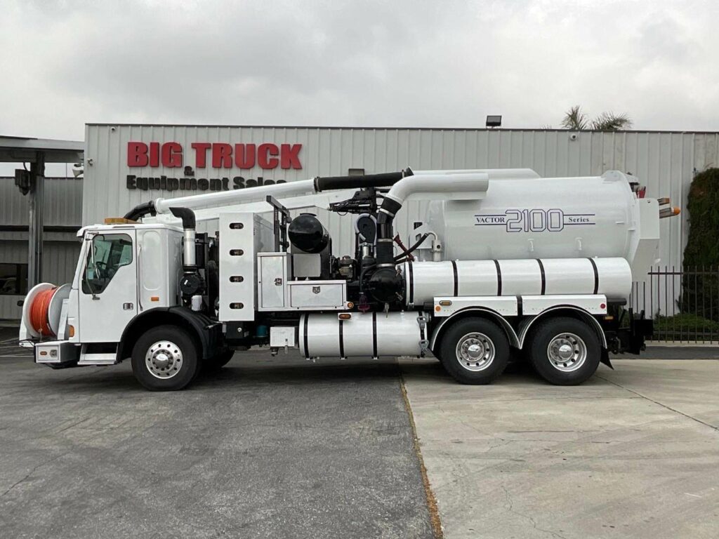 2011 American LaFrance Condor Tandem Axle Vacuum Truck – Cummins, 320HP, Automatic