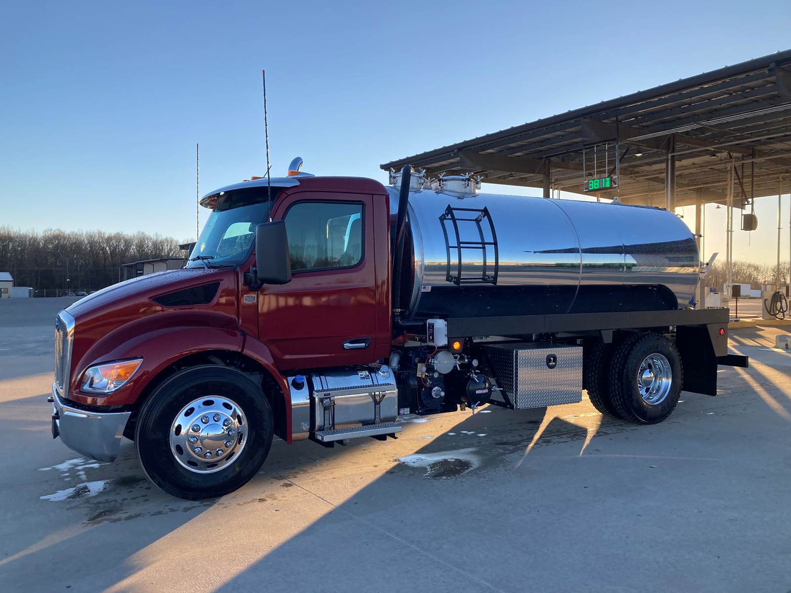 2024 Peterbilt 537 Vacuum Truck IronVac 2800 Gallon Polished