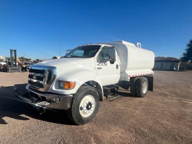 2007 Ford F-750 2000 Gallon Water Truck – 215HP, 5 Speed Automatic