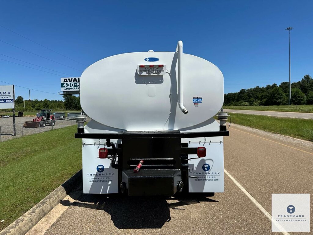 2015 Ford F-750 Water Truck – 12,779 Miles – Cummins ISB – 6-Speed – Valew 2000 Gallon Tank with Hose Reel