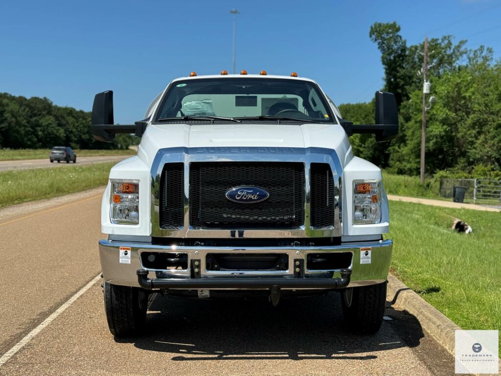 2024 Ford F-750 2000 Gallon Water Truck – 12 Miles – Ford 335HP Engine – Automatic – Under CDL – New Ledwell Tank