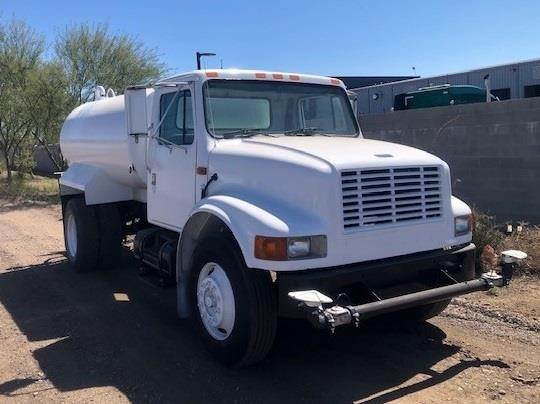 International 4700 2000 Gallon Water Truck – DT466