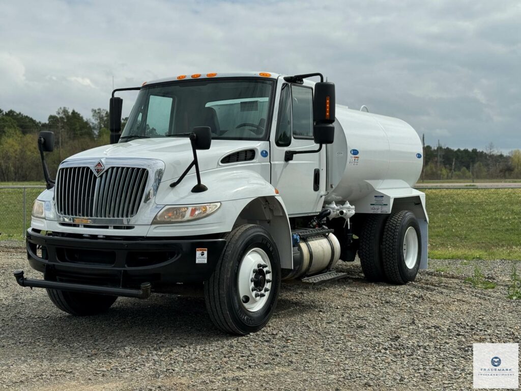 2015 International DuraStar 4300 Water Truck – 139K Miles – Cummins – Allison Automatic – New Ledwell Tank