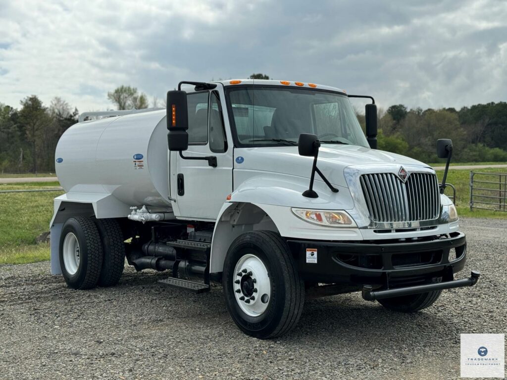 2015 International DuraStar 4300 Water Truck – 139K Miles – Cummins – Allison Automatic – New Ledwell Tank