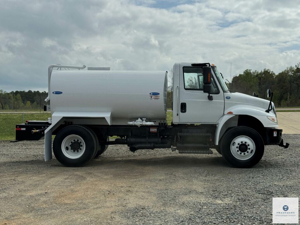 2015 International DuraStar 4300 Water Truck – 139K Miles – Cummins – Allison Automatic – New Ledwell Tank