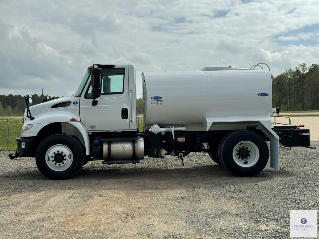 2015 International DuraStar 4300 Water Truck – 139K Miles – Cummins – Allison Automatic – New Ledwell Tank