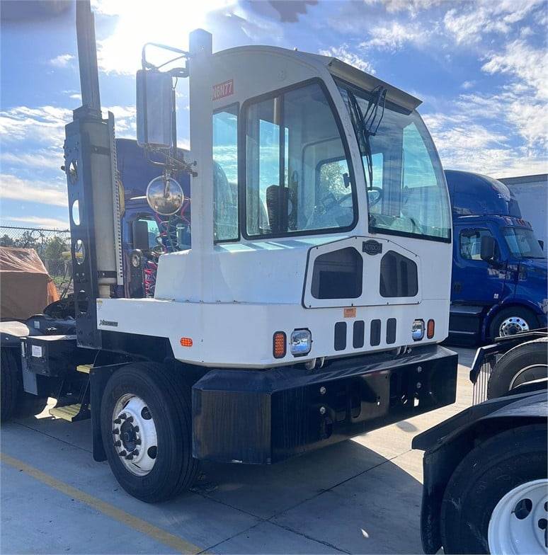 2017 Autocar XSpotter Yard Spotter Truck – Cummins, 185HP, Automatic