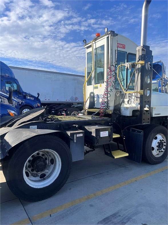 2017 Autocar XSpotter Yard Spotter Truck – Cummins, 185HP, Automatic