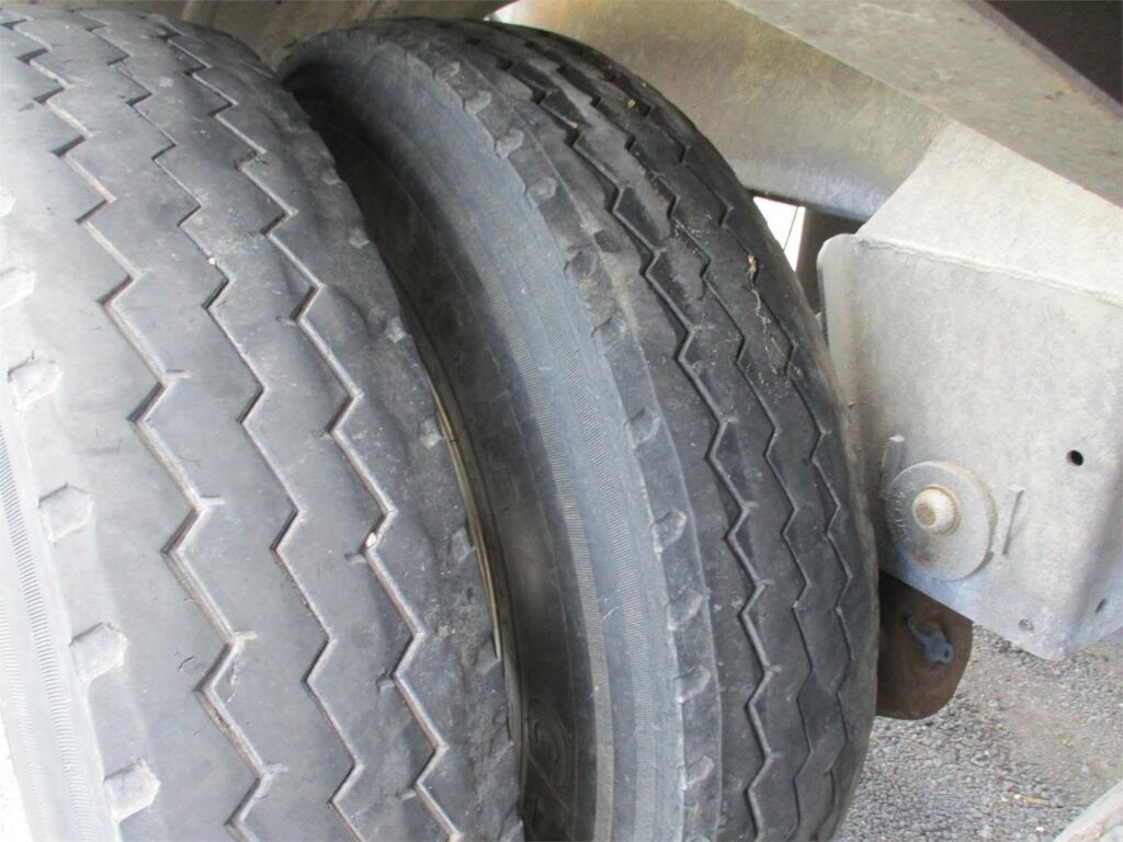 2019 Southern Welding ALUMINUM 1000 CUBIC FT PNEUMATIC TANKER