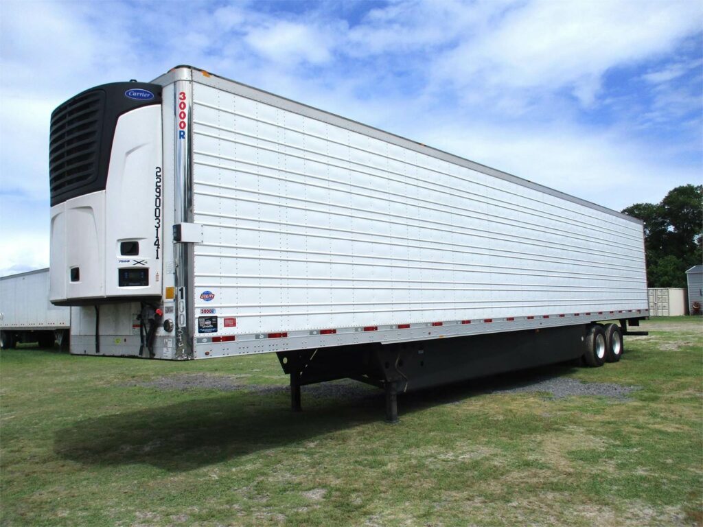 2022 UTILITY 53 FT CARRIER WITH 9117 HOURS AIR RIDE SWING DOOR